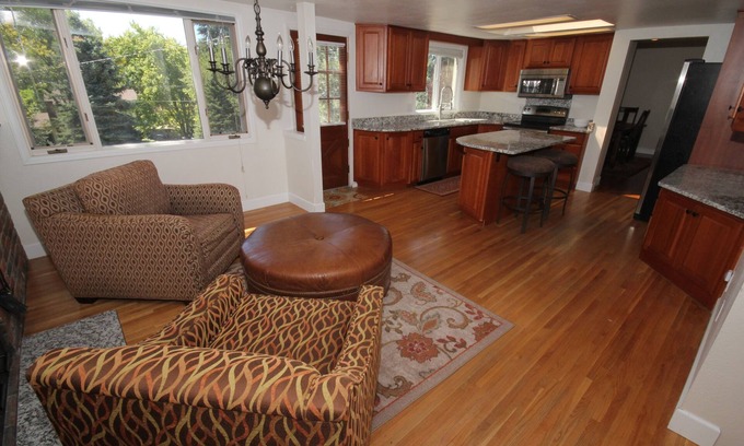 Cherry Knolls House | Lovely sunlit ranch style home with large fenced yard
