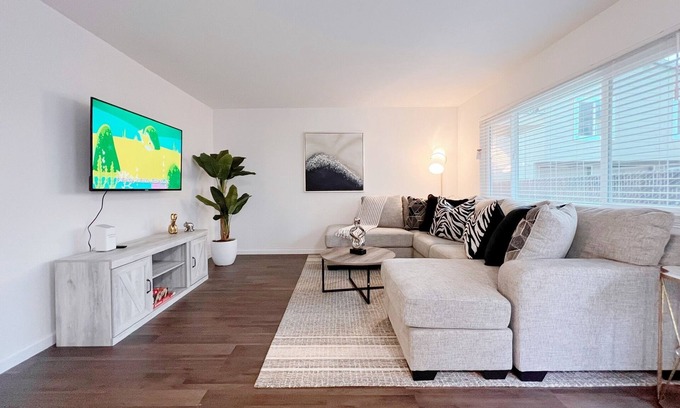 Central Berkeley Apartment | Lovely,Super Convenient 2B1b Apartment, Berkeley
