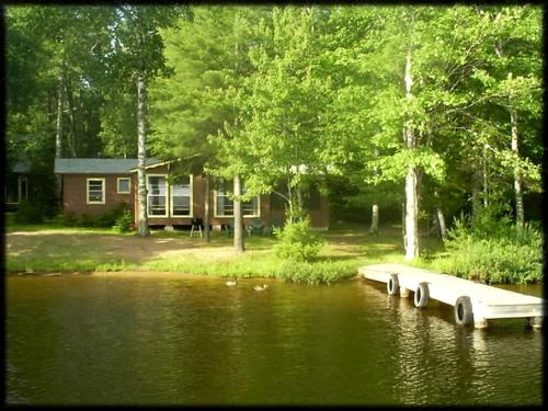 Eagle River House | Lovely Two-Bedroom Family Cabin Rental with Lake Views near Eagle River, Wisconsin