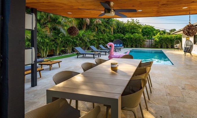 North Miami Beach Villa | Lovely Villa w/a Chill Covered Terrace+Grill & Cool Games