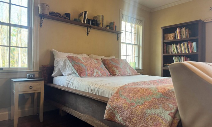 Gordonsville House | Lovers Lane FarmStay on a working family farm. Horses, cows, sheep, bees & more