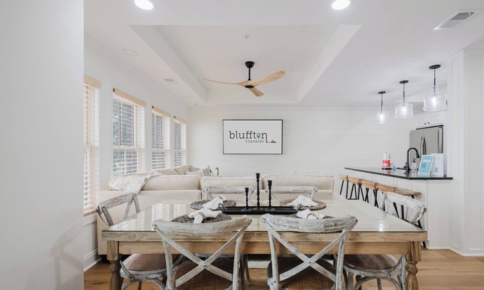 Old Town Bluffton House | Lowcountry Landing! 3-story townhouse in Old Town's Promenade