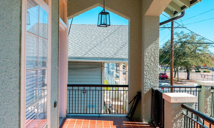 Milan House | Lower Garden Home Walk 2 Streetcar