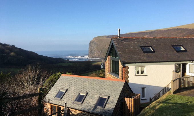 Crackington Haven Cottage | Lower Hillcott - a large family home that sleeps 12 guests in 5 bedrooms