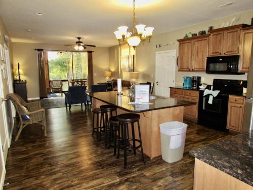 Hollister Apartment | Lower Level Condo B-1