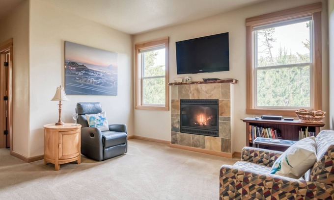 Pacific City Condo | Lower Level Pet Friendly Cozy Retreat with Beach Access Nearby