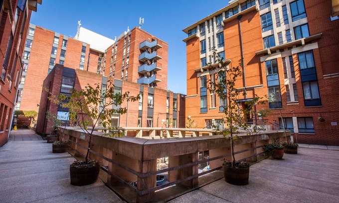 Finsbury Hotel | LSE Rosebery Hall - Campus Accommodation