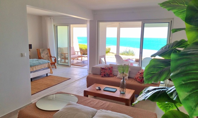 Orient Bay Apartment | Luxurious sea-view apartment on Orient Bay Beach