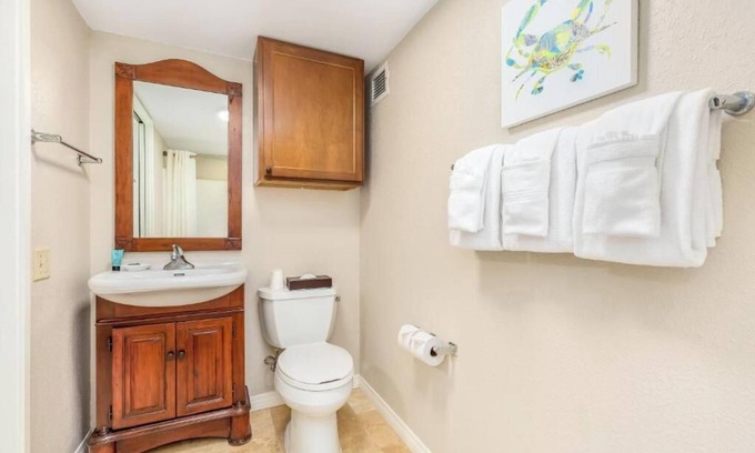 McCully - Moiliili Apartment | Luana Waikiki Hotel & Suites