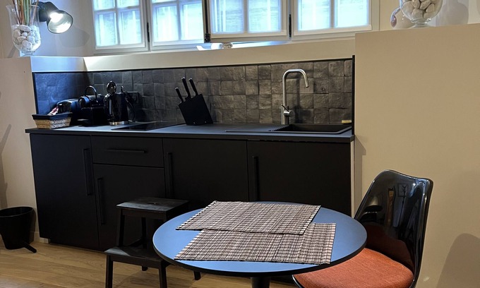 Clermont Ferrand City Centre Apartment | Lucas II Appartement 35 m2 Hôtel Particulier XII eme Siecle