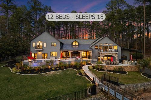 Mayhew House | Lucent Sunset Retreat