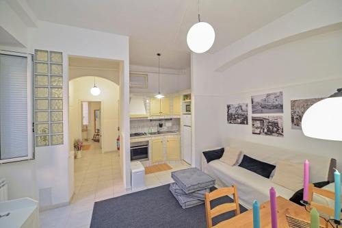 Quartiere XV Della Vittoria Apartment | Lucia Casa Vacanze Ponte Milvio