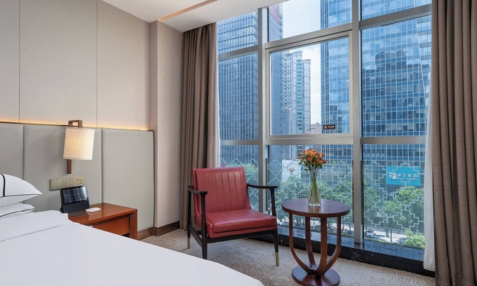 Tianhe Hotel | Lucky Holiday International Hotel Pazhou Convention and Exhibition Center Zhujiang New Town Branch