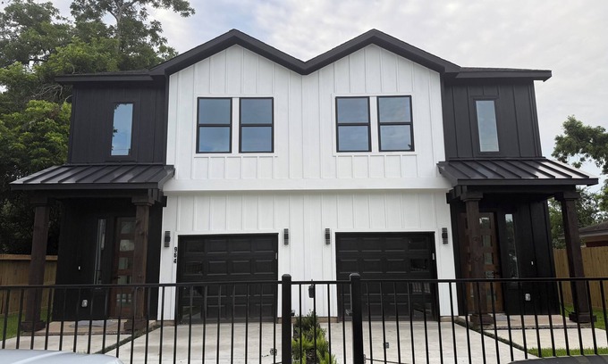 Northside House | Lucky Street Townhome in vibrant Houston