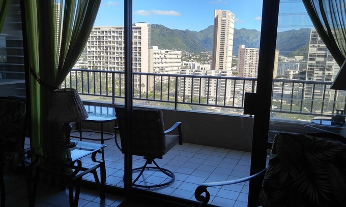 Waikiki Condo | Lucky you! 2 Bedrooms, Large Lanai, Stunning Mountain Views, Pool, Parking, W/D