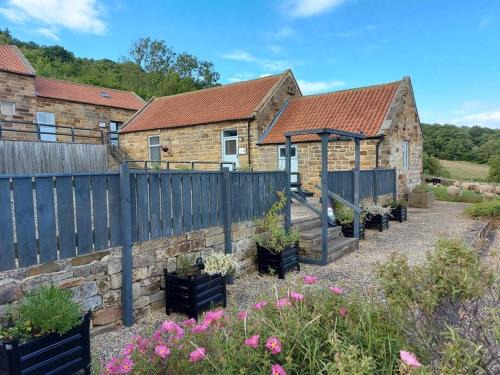 Briggswath House | Luddie's Country Cottages - Poppy Cottage