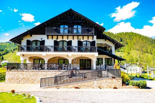 Fundu Moldovei House | Luisenthal Conac