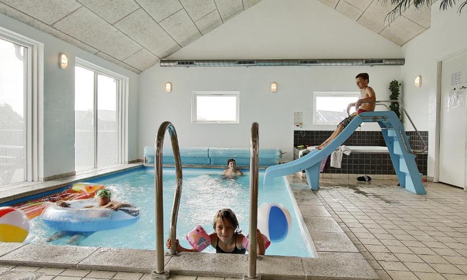 Vrist Strand House | Luksus-poolhus B5