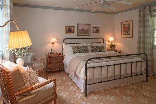 Lookout Mountain Bed & Breakfast | Lula Lake Room on Lookout Mountain