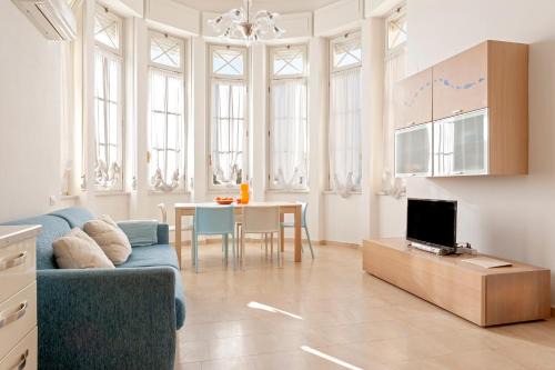 Tirrenia Apartment | Luminosity by the sea