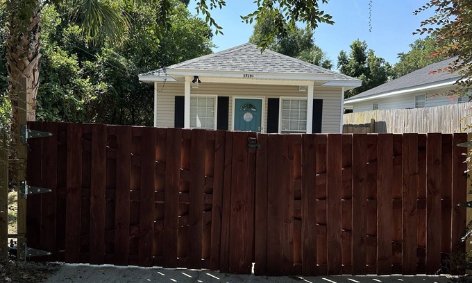 South Pensacola Cottage | Luna Bungalow - Downtown Pensacola