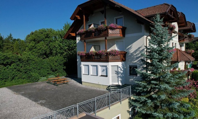 Drobollach am Faakersee Bed & Breakfast | Lupinienweg - Fewo Nr.3 - Ferienwohnungen Petschnig