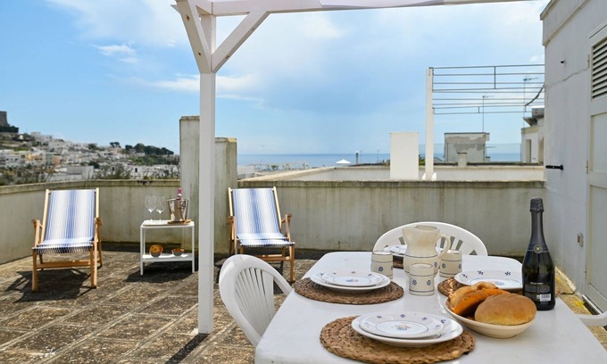 Castro Marina Apartment | LupinoHouse Accommodation Terrace DX