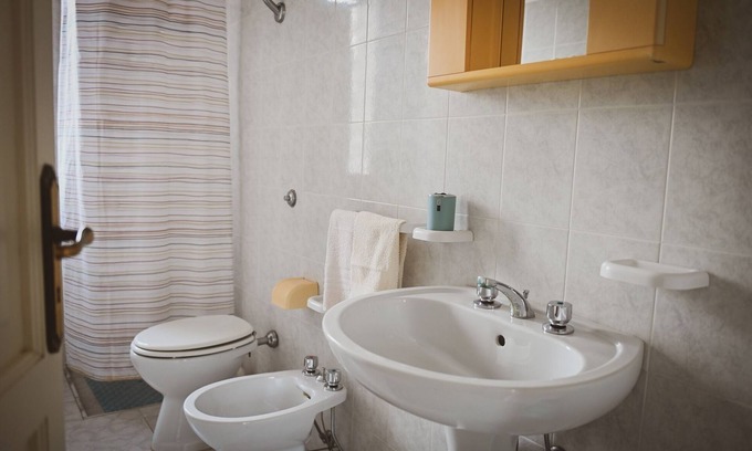 Castro Marina Apartment | LupinoHouse Garden Lodging SX