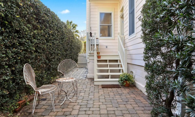 Navarre Apartment | Lush Mid-City Oasis by City Park