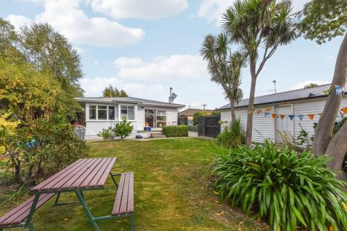 Blenheim House | Lush Oasis - Blenheim Holiday Home