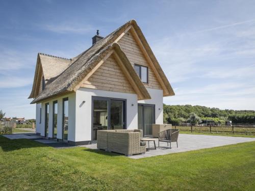 De Cocksdorp Villa | Lush Villa in De Cocksdorp Texel with Steambath