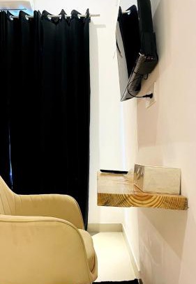 Gurugram Apartment | Lusty Stay for Couple with Jacuzzi