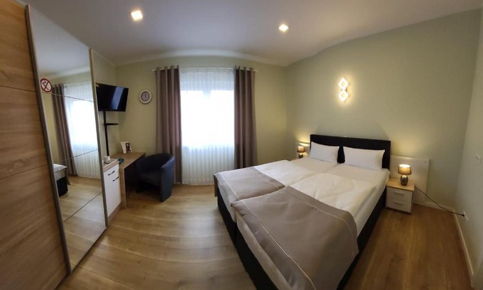 Kernstadt Hotel | Lutz Motel