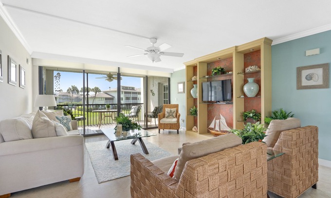 Fort Pierce Condo | Lux 2/2 with beach, pools, golf, pickleball, tennis.