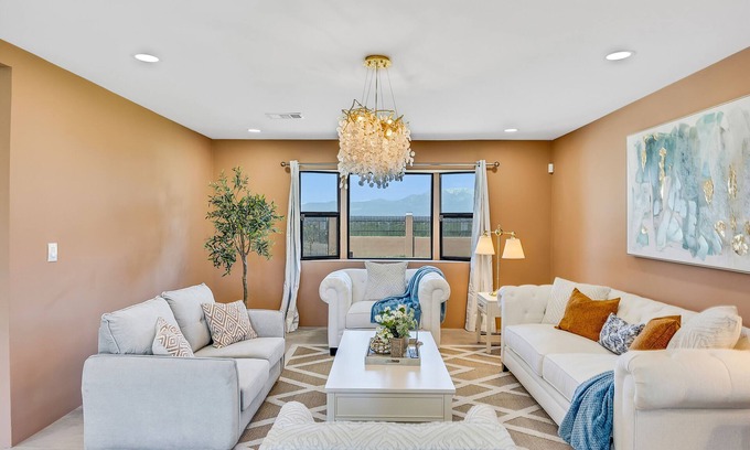 Norco House | LUX - A Dream Relax getaway Oasis Vacation Home with Amazing Views all around
