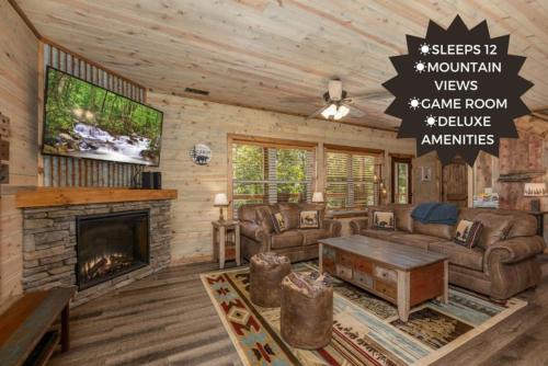 Gatlinburg - Pigeon Forge House | Lux Cabin Mtn Views, Flat Parking, Dog Friendly!
