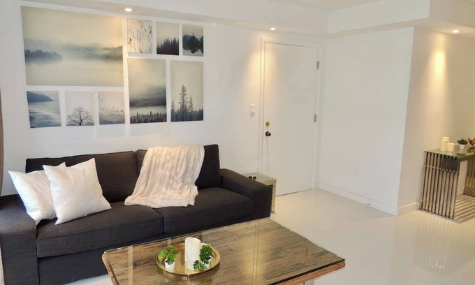 City Center Condo | Lux design 2 bedroom unit sleep 4 in SoBe bst area