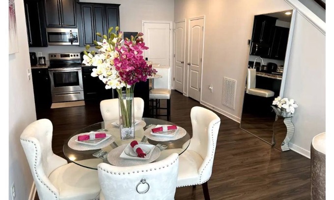 Lakeside Condo | Lux Hollywood in RVA | 2 Floor Condo With Garage