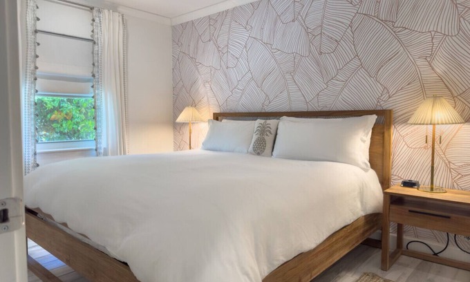 Delray Beach House | Lux King bed 2br 1bath, walk to everything