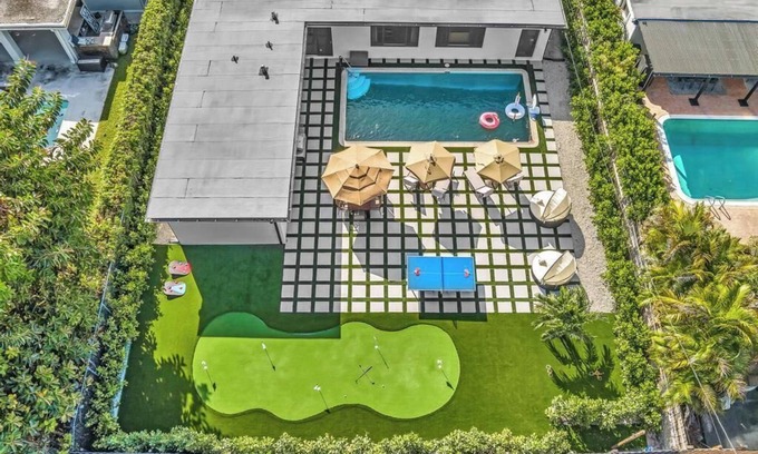 Hollywood Hills House | Lux Modern Villa w/Pool, Gym, Game Room, and Mini Golf, Near Beach and Casino