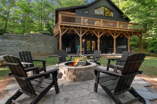 Franklin House | Lux Mtn Cabin Hot Tub, Fire Pit, Game Room 3bd