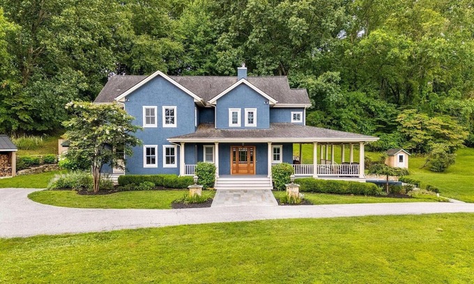 Phoenixville House | Lux Retreat with Stunning Views & Ultimate comfort