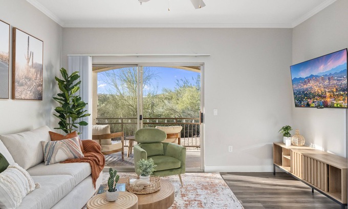 Horseman's Park Apartment | Lux Scottsdale Villa with 4 Pools 2 Spas Resort Oasis