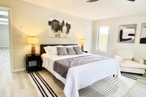 Villas House | Lux Seaside Retreat Steps to Beach