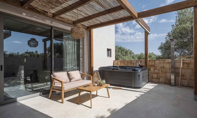 Daratsos House | Lux Suite with Jacuzzi Near Beach