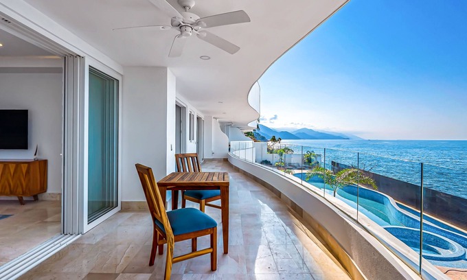Mismaloya Condo | Luxe 2nd-floor condo with endless ocean views, pool, spa & balcony
