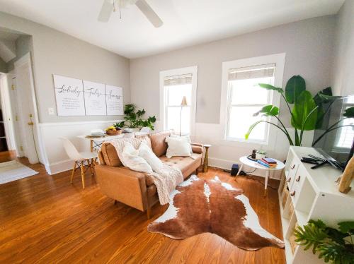 Wellington-Harrington Apartment | Luxe 3BR Apartment at MIT Harvard with FREE parking