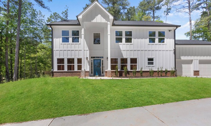 Snellville House | Luxe 4BR Haven by MHM Luxury Properties