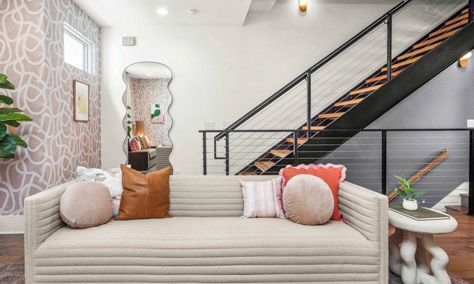 Eighth Avenue House | LUXE at 8th and Argyle Elite Nashville Vacation Spot!
