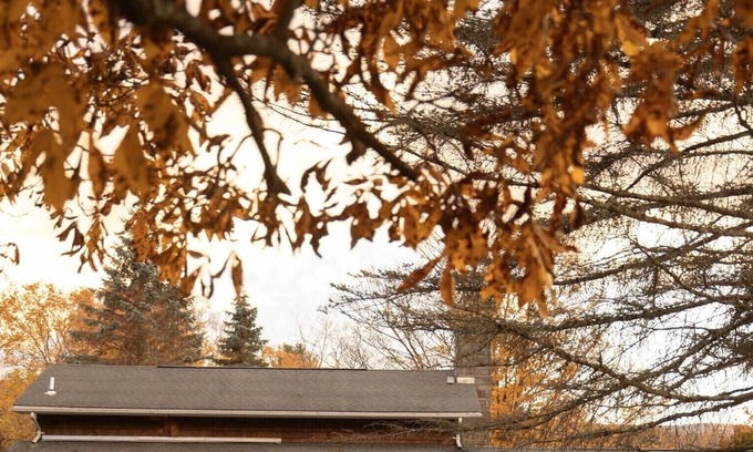 Lexington House | Luxe cabin- breathtaking views, hot tub, mins to skiing- ask re seasonal rental